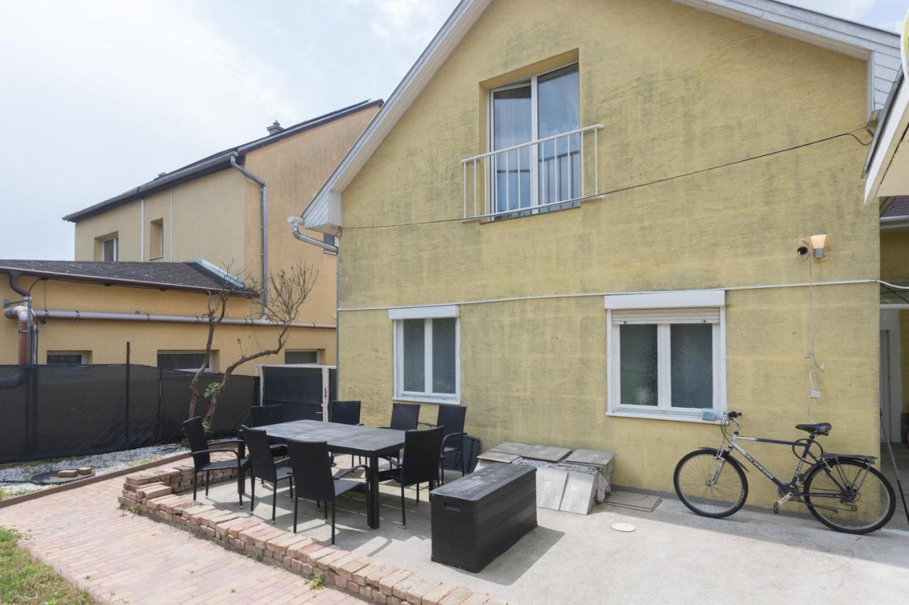 Hi-Bp Garden City Batsanyi Apartment 3 Rooms, Apartment Upstairs Near The City Train With Free Parking Будапешт Екстер'єр фото