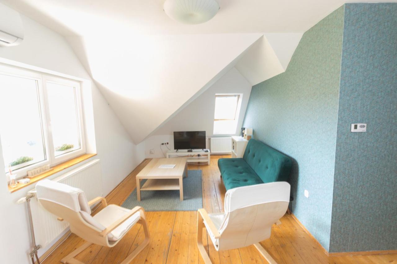 Hi-Bp Garden City Batsanyi Apartment 3 Rooms, Apartment Upstairs Near The City Train With Free Parking Будапешт Екстер'єр фото