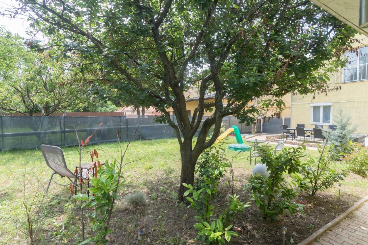 Hi-Bp Garden City Batsanyi Apartment 3 Rooms, Apartment Upstairs Near The City Train With Free Parking Будапешт Екстер'єр фото